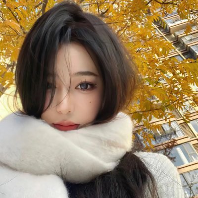 蓝与白形成的蔚蓝色